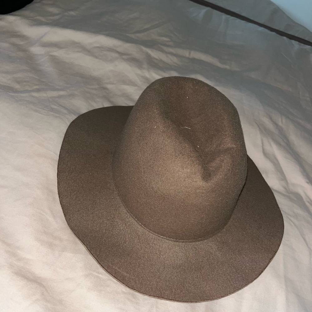 light brown women’s polyester hat